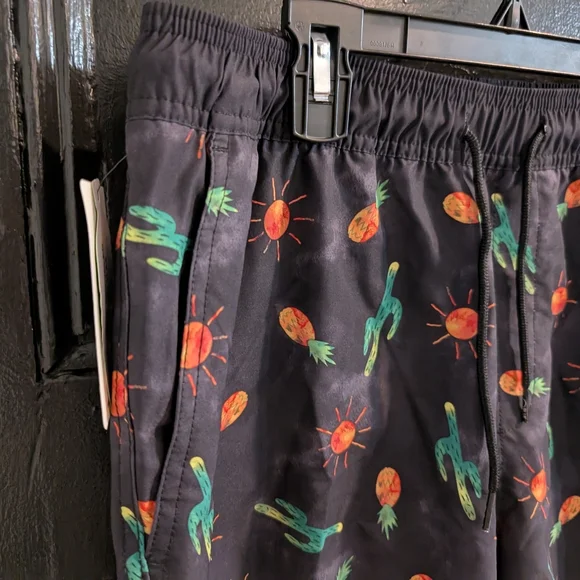 Blue Crown Shorts Swim Volley Men's Black Shorts BNWT - Picture 7 of 15